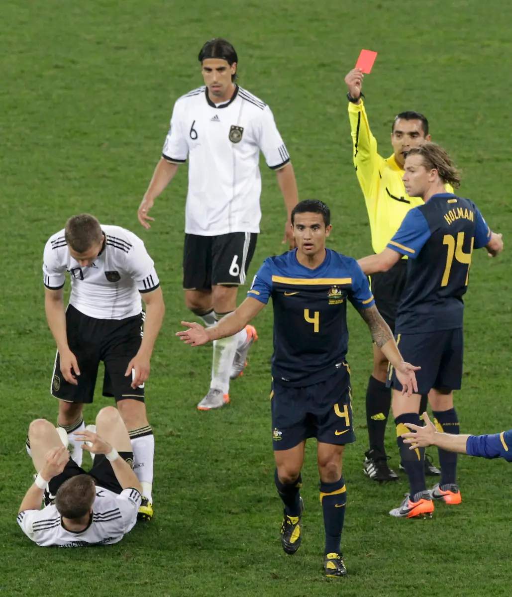 2010-06-13T200035Z-01-WCC142-RTRMDNP-3-SOCCER-WORLD-JPG1995908070201245237