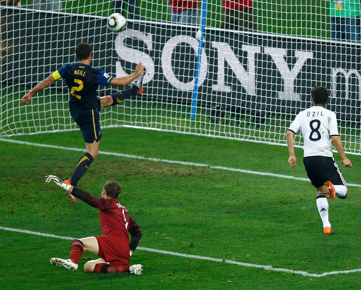 2010-06-13T192326Z-01-AA17-RTRMDNP-3-SOCCER-WORLD-JPG3290175291141860938