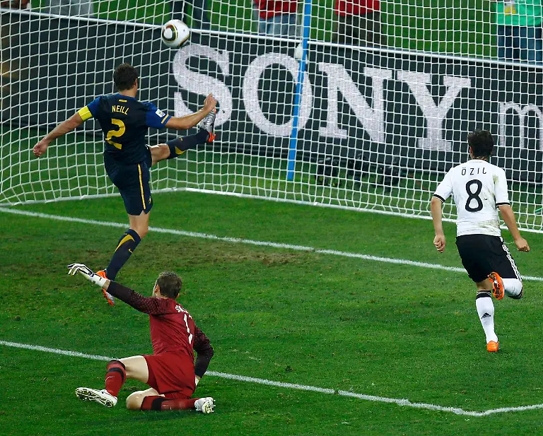 2010-06-13T192326Z-01-AA17-RTRMDNP-3-SOCCER-WORLD-JPG3290175291141860938