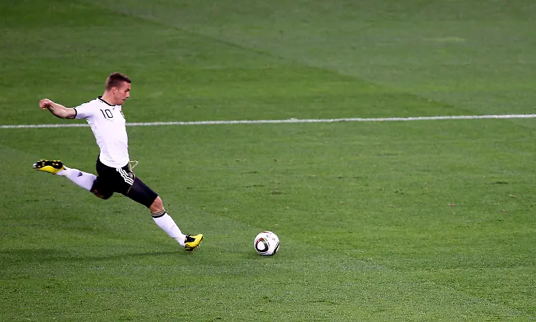 2rjw5623-jpg1851575825519803697