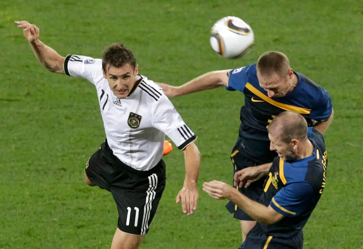 2010-06-13T190955Z-01-AA13-RTRMDNP-3-SOCCER-WORLD-JPG4558585778323512426