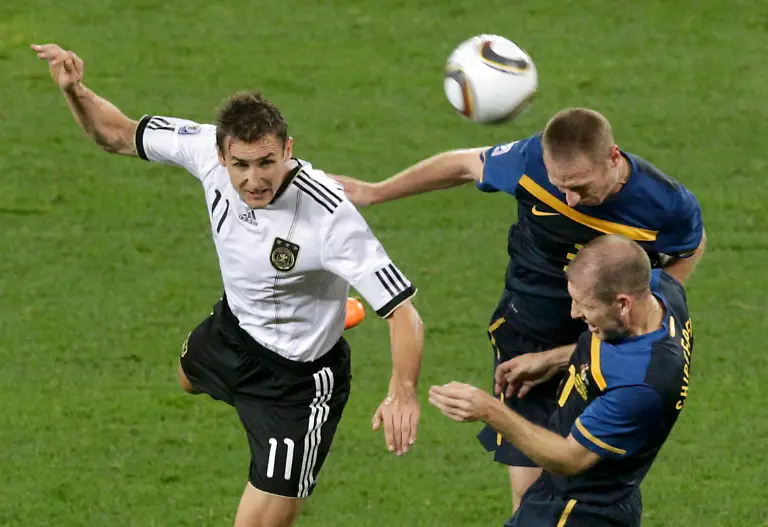 2010-06-13T190955Z-01-AA13-RTRMDNP-3-SOCCER-WORLD-JPG4558585778323512426