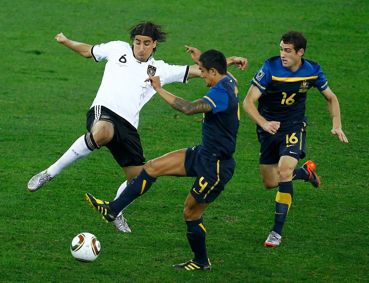 2010-06-13T184516Z-01-AA07-RTRMDNP-3-SOCCER-WORLD-JPG5149803679520396934