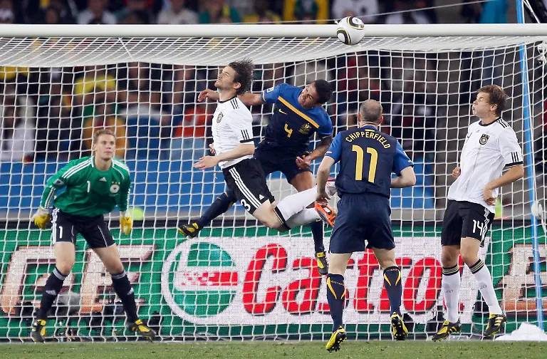 2010-06-13T194626Z-01-WCP377-RTRMDNP-3-SOCCER-WORLD-JPG2724060811760437134