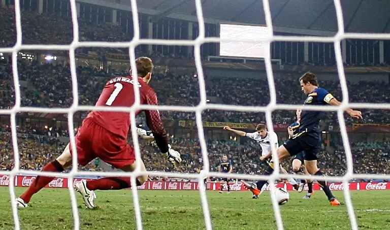 2010-06-13T200426Z-01-WCC143-RTRMDNP-3-SOCCER-WORLD-JPG3469224482890556488