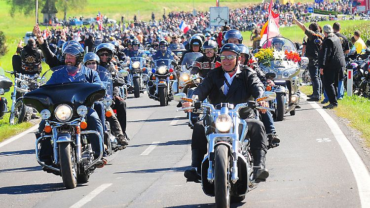 MotorradfahrtHarleyDavidson020811.jpg