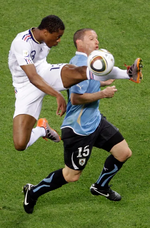 South-Africa-Soccer-WCup-Uruguay-France-WCUP246-jpg3272679357383756278