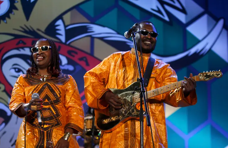 2010-06-11T080029Z-01-RSS02-RTRMDNP-3-SOCCER-WORLD-CONCERT-JPG4442138296235378397