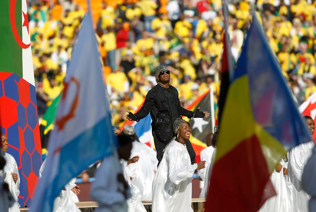 2010-06-11T130359Z-01-WCP525-RTRMDNP-3-SOCCER-WORLD-JPG2157648506816472917