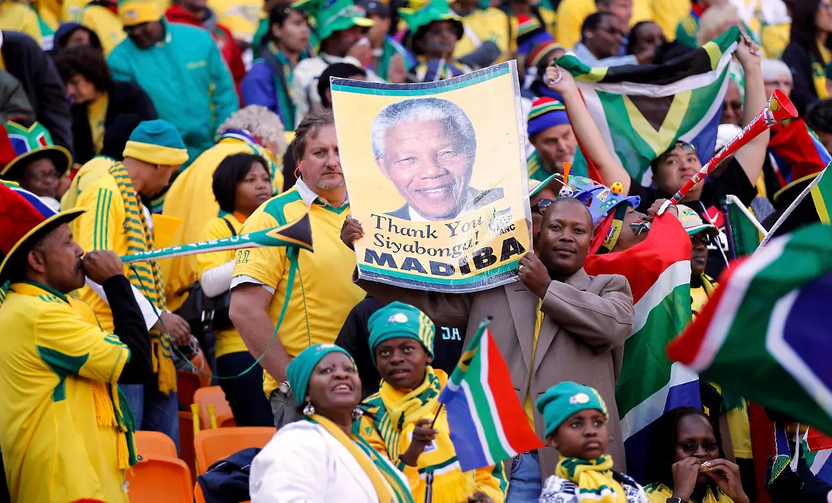 2010-06-11T125129Z-01-WCP222-RTRMDNP-3-SOCCER-WORLD-JPG8093663077698819999