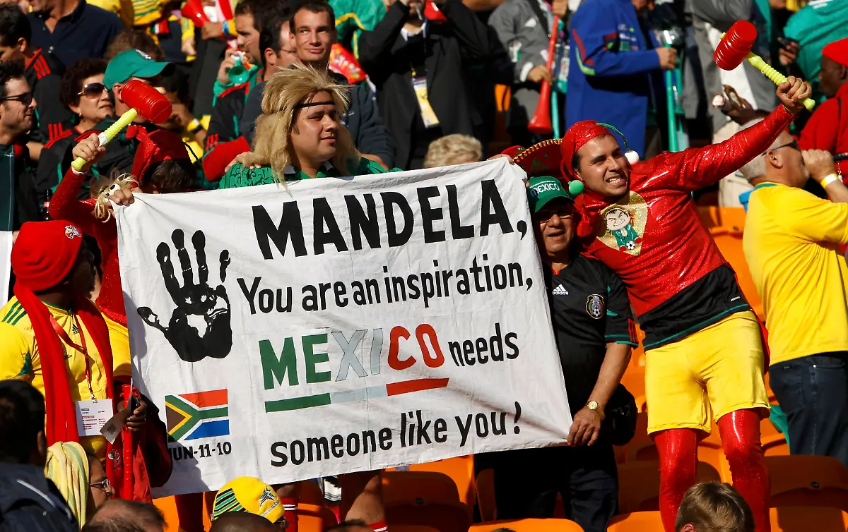 2010-06-11T130539Z-01-WCP228-RTRMDNP-3-SOCCER-WORLD-JPG7452397284285925551