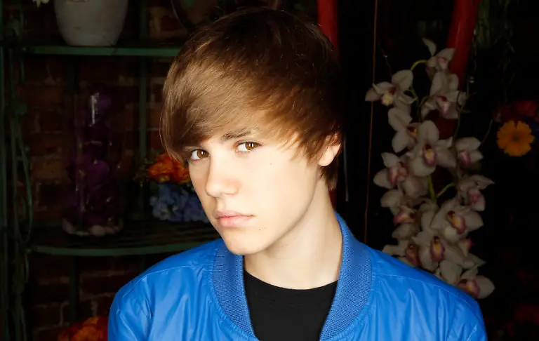 2010-06-03T202802Z-01-NYK914-RTRMDNP-3-PEOPLE-BIEBER-JPG6894927727068303534