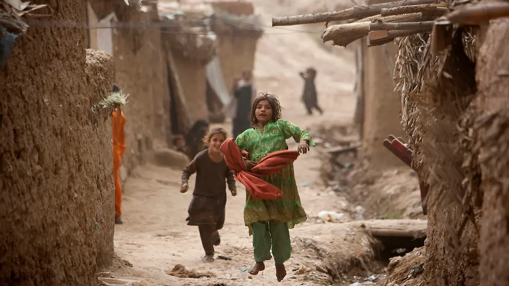 Pakistan-Daily-Life-XVT108-jpg1538379817066207222