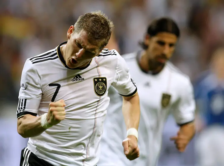 2010-06-03T214219Z-01-ROR12-RTRMDNP-3-SOCCER-WORLD-GERMANY-JPG4292822412501284807