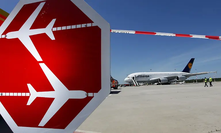 Deu-HH-Airbus-A380-HAH104-jpg1130727326307957455