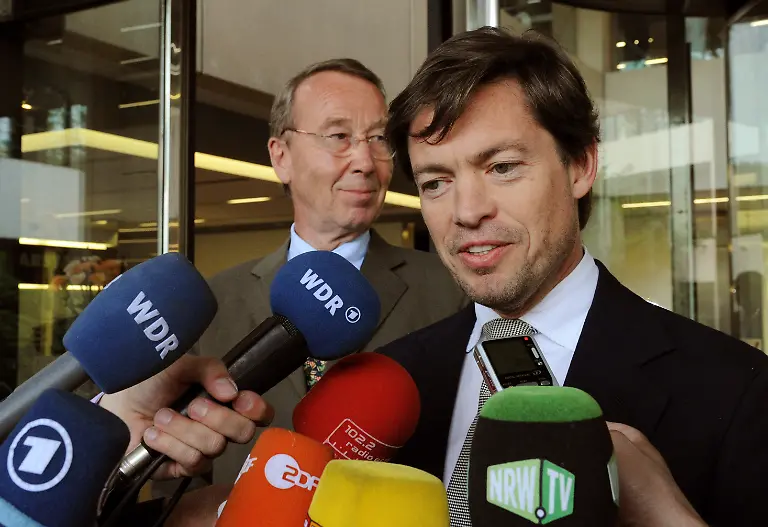 2rfv5333-jpg2757128696828103783