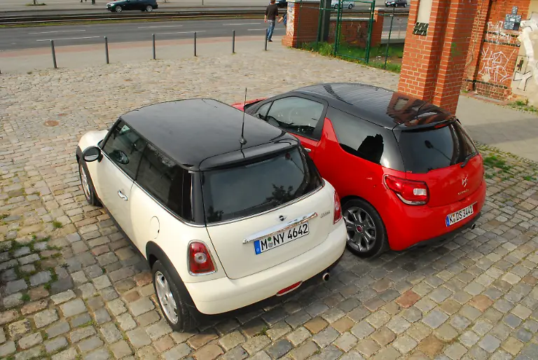 Citroen-DS3-vs-Mini-2010-04-30-09-38-20-2