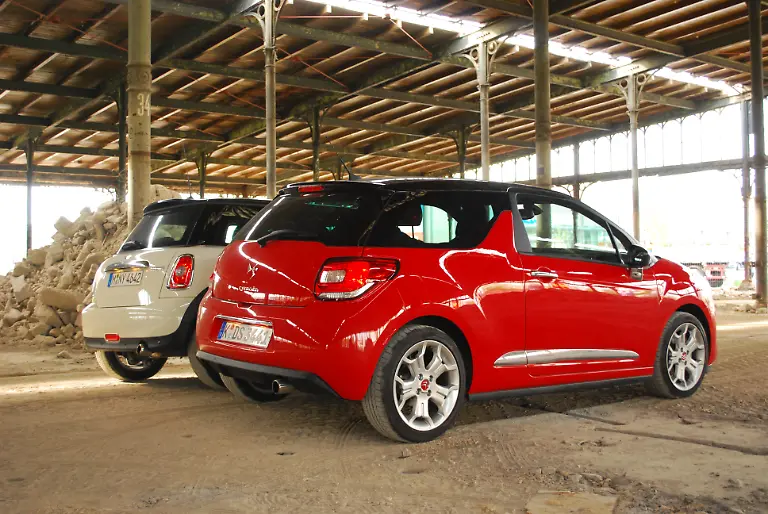 Citroen-DS3-vs-Mini-2010-04-30-09-37-55-2
