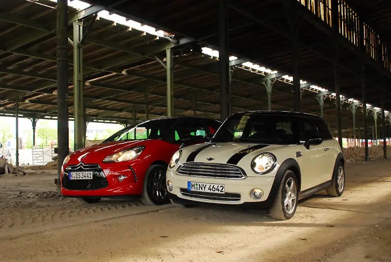 Citroen-DS3-vs-Mini-2010-04-30-09-37-48-1