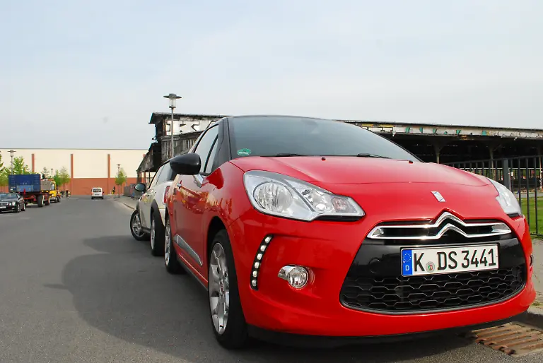 Citroen-DS3-vs-Mini-2010-04-30-09-37-33-1
