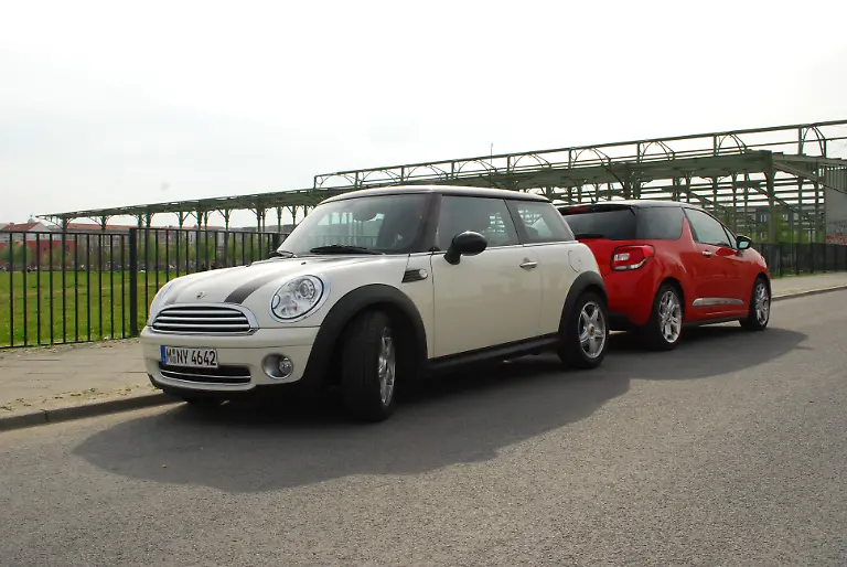 Citroen-DS3-vs-Mini-2010-04-30-09-37-30-1