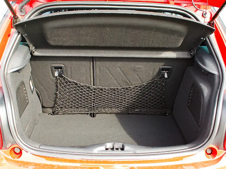 Citroen-DS3-vs-Mini-2010-04-30-09-37-14-1