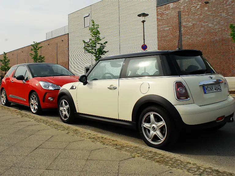 Citroen-DS3-vs-Mini-2010-04-30-09-37-07-2