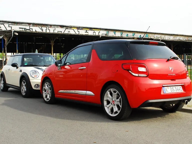 Citroen-DS3-vs-Mini-2010-04-30-09-37-07-1