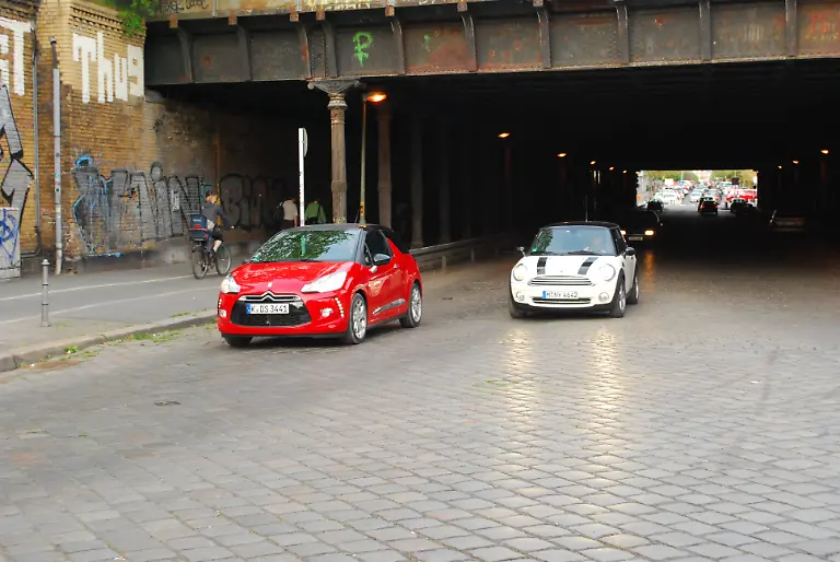 Citroen-DS3-vs-Mini-2010-04-30-09-40-43-2
