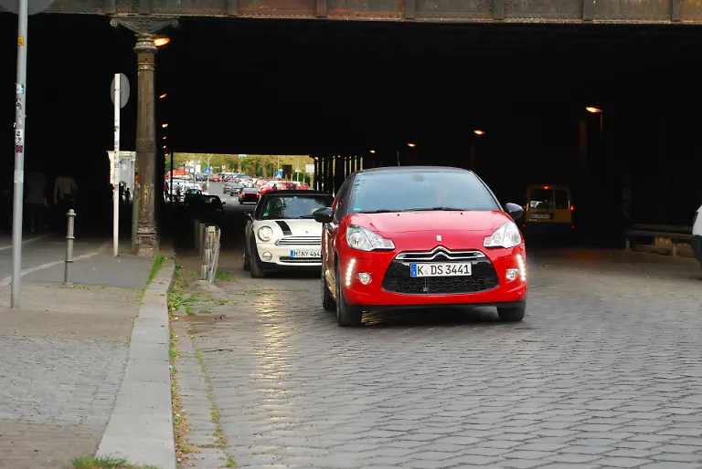 Citroen-DS3-vs-Mini-2010-04-30-09-40-07-2