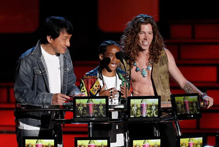 MTV-Movie-Awards-Show-CADC260-jpg6353097794025623129