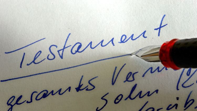Ein Testament muss schriftlich vorliegen. 