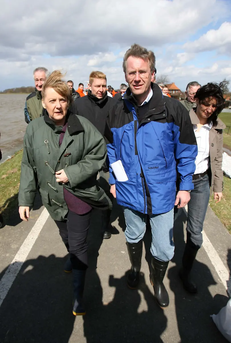 2rd32818-jpg8307534175020911678