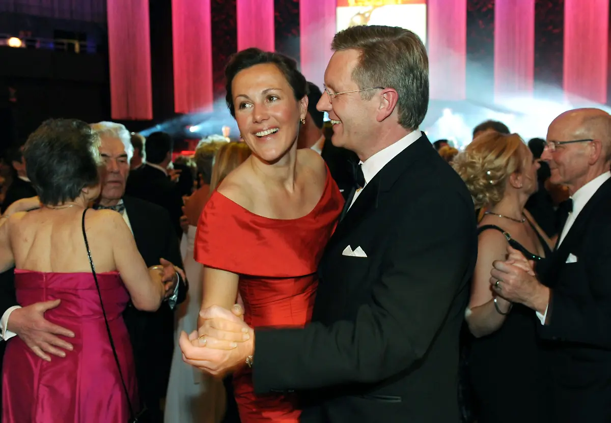 2rd31302-jpg2231838588314152382