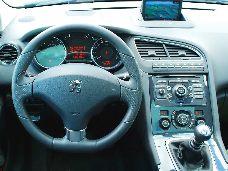 Peugeot-5008-17-05-2010-15-59-58
