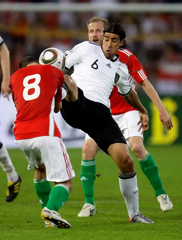 2010-05-29T190555Z-01-BOH09-RTRMDNP-3-SOCCER-WORLD-GERMANY-JPG5629149541108023801