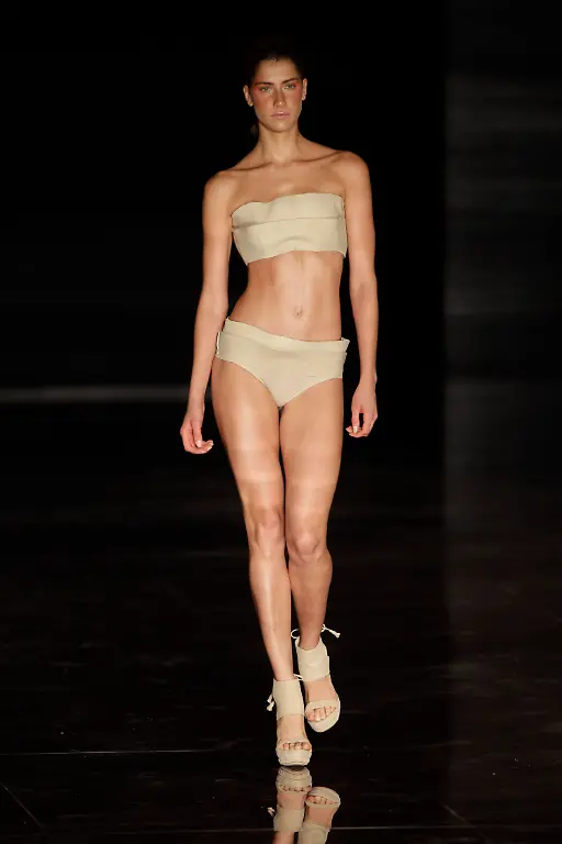 Brazil-Fashion-Rio-XFD133-jpg2362650718541061198