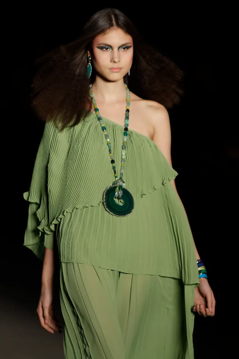 Brazil-Fashion-Rio-XFD120-jpg3900199275782807149