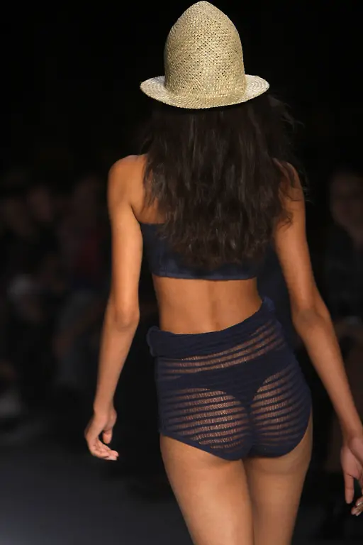 Brazil-Fashion-XSI109-jpg4742670437550852817