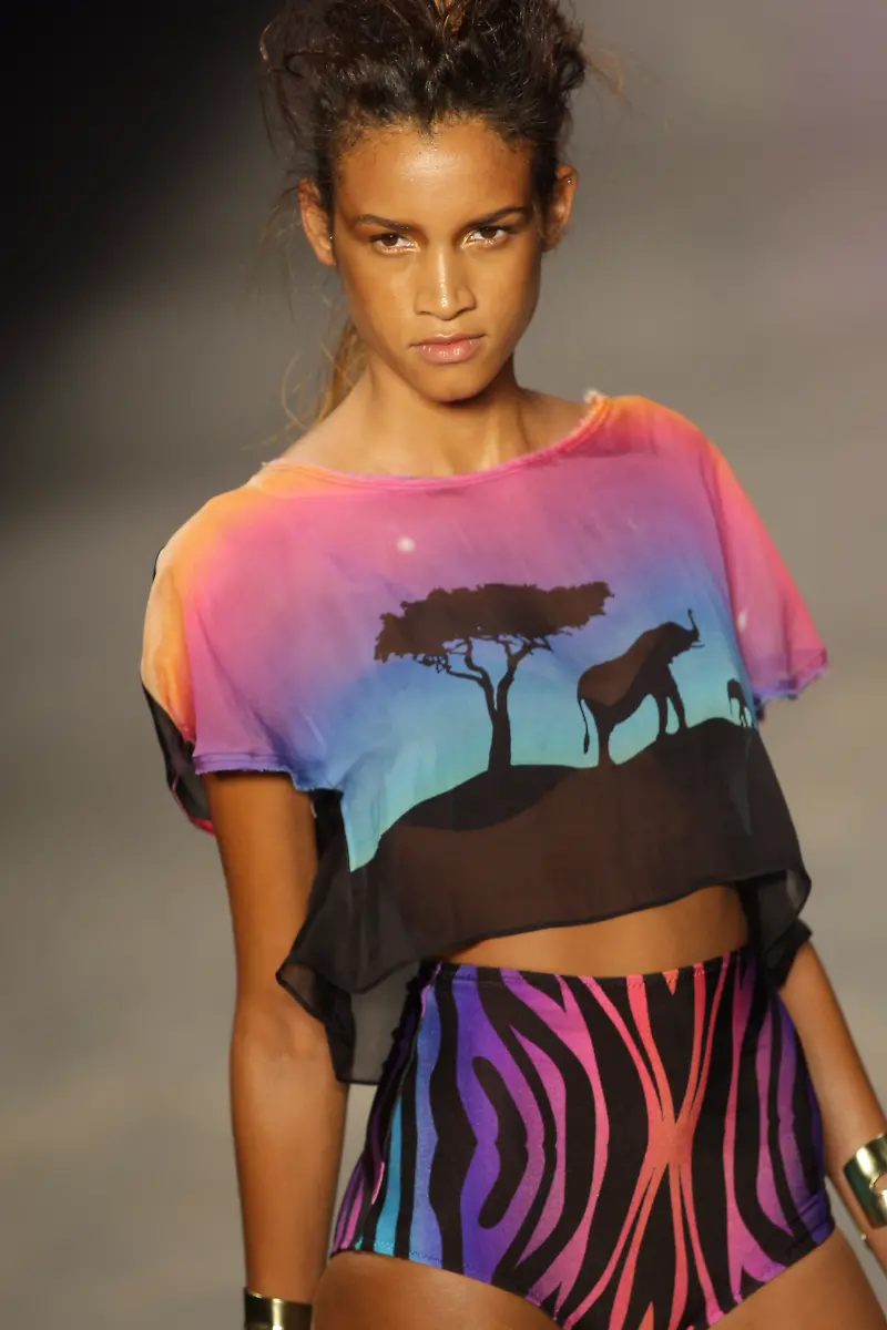 Brazil-Fashion-XSI109-jpg3991017834918787889