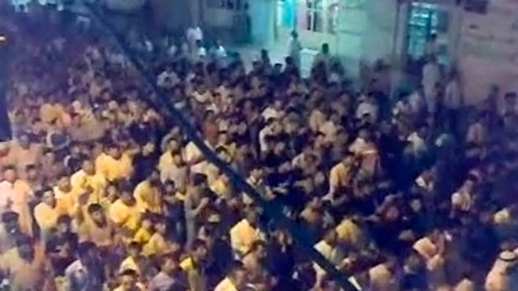 Sprechchöre gegen Assad im Dorf Taybet Al-Imam in der Nähe Hama.