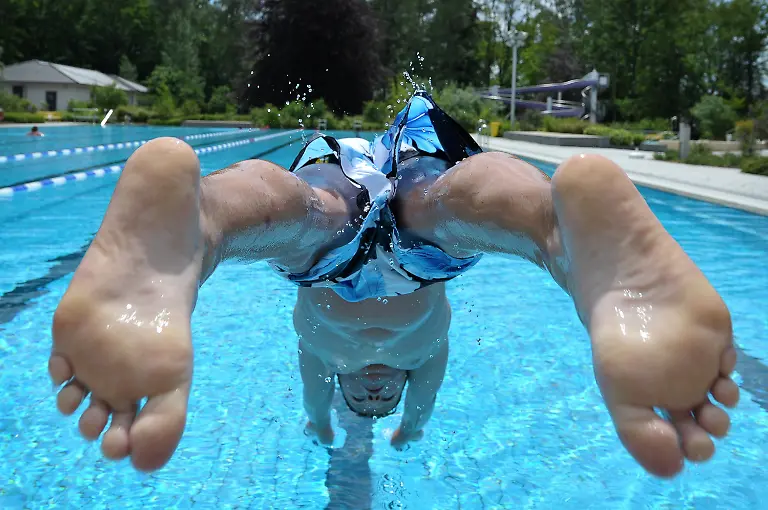 2r925542-jpg8813124116673694408