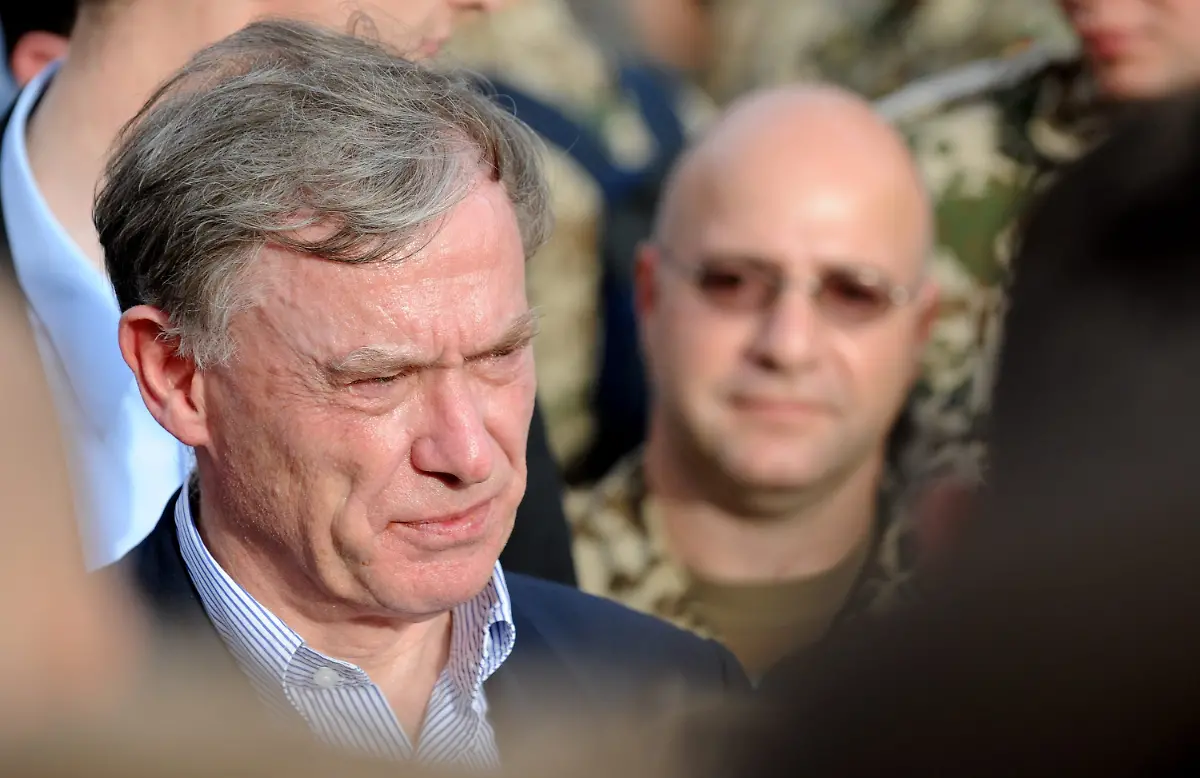 2r8h1659-jpg4093250949627392227