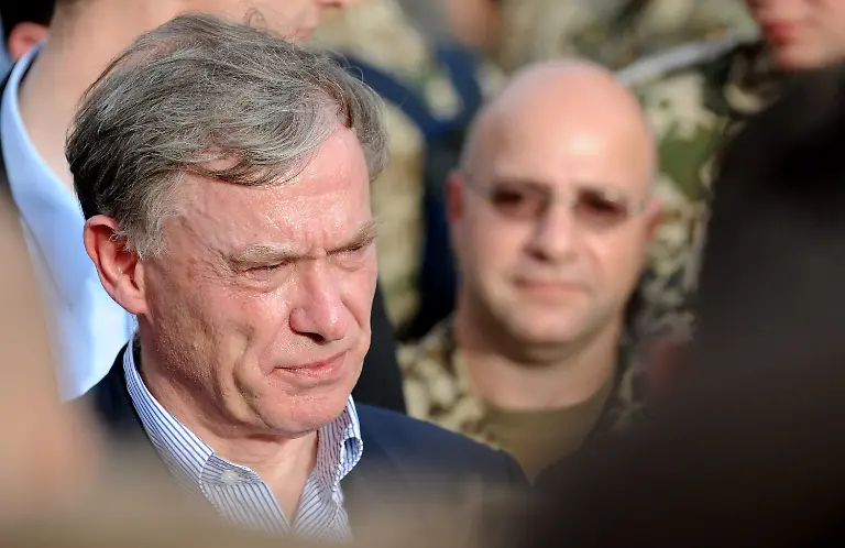 2r8h1659-jpg4093250949627392227