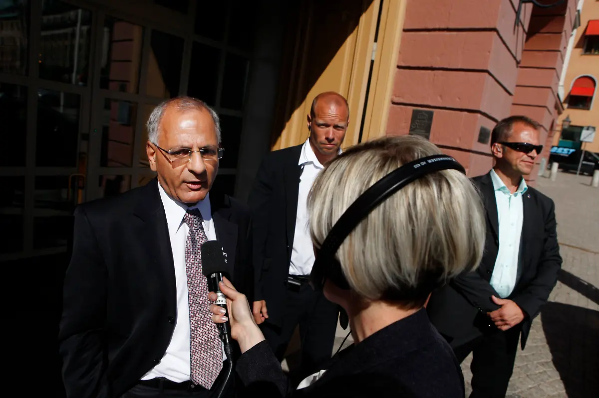 2010-05-31T100512Z-01-STO01-RTRMDNP-3-PALESTINIANS-ISRAEL-FLOTILLA-JPG94894578753114326