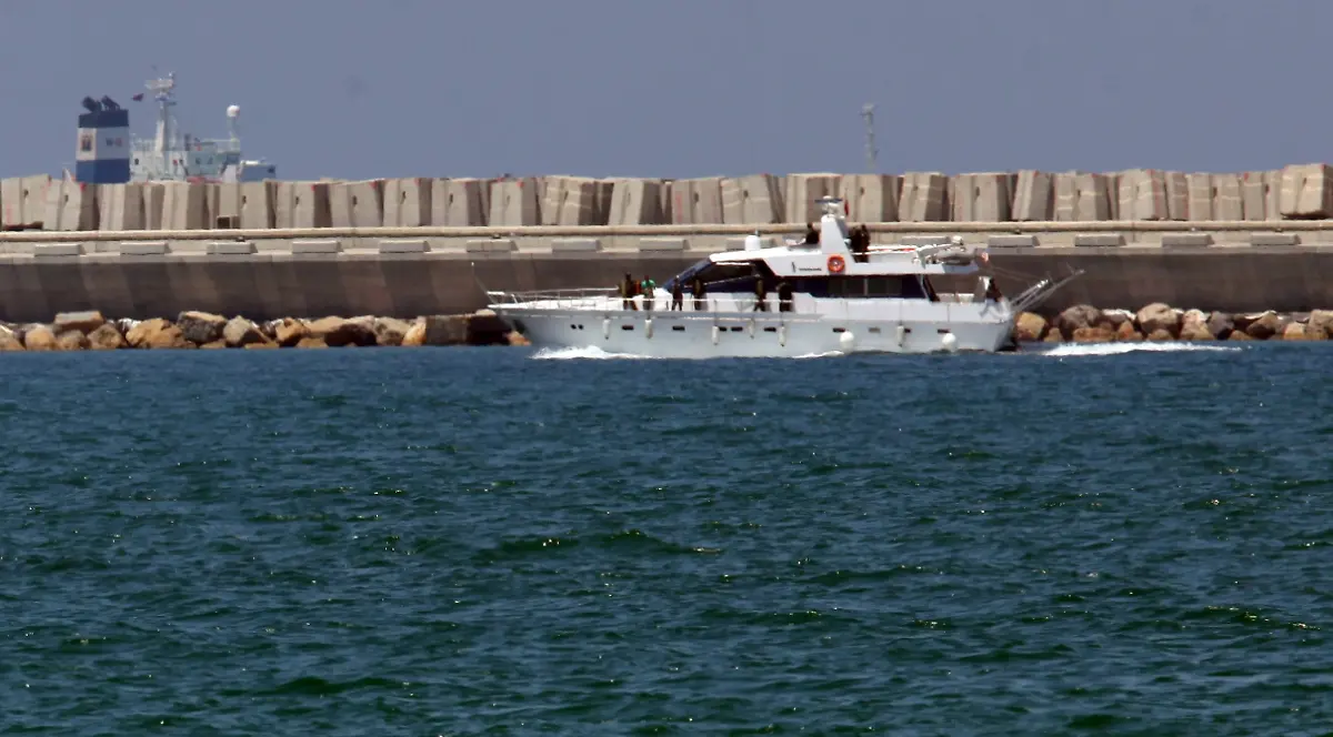 2raz2844-jpg7333406400630565152