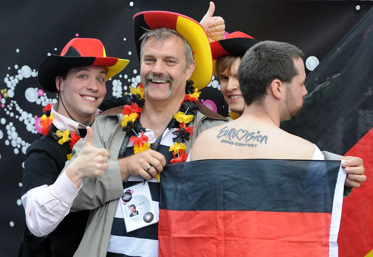 2r963256-jpg8751459974578174554