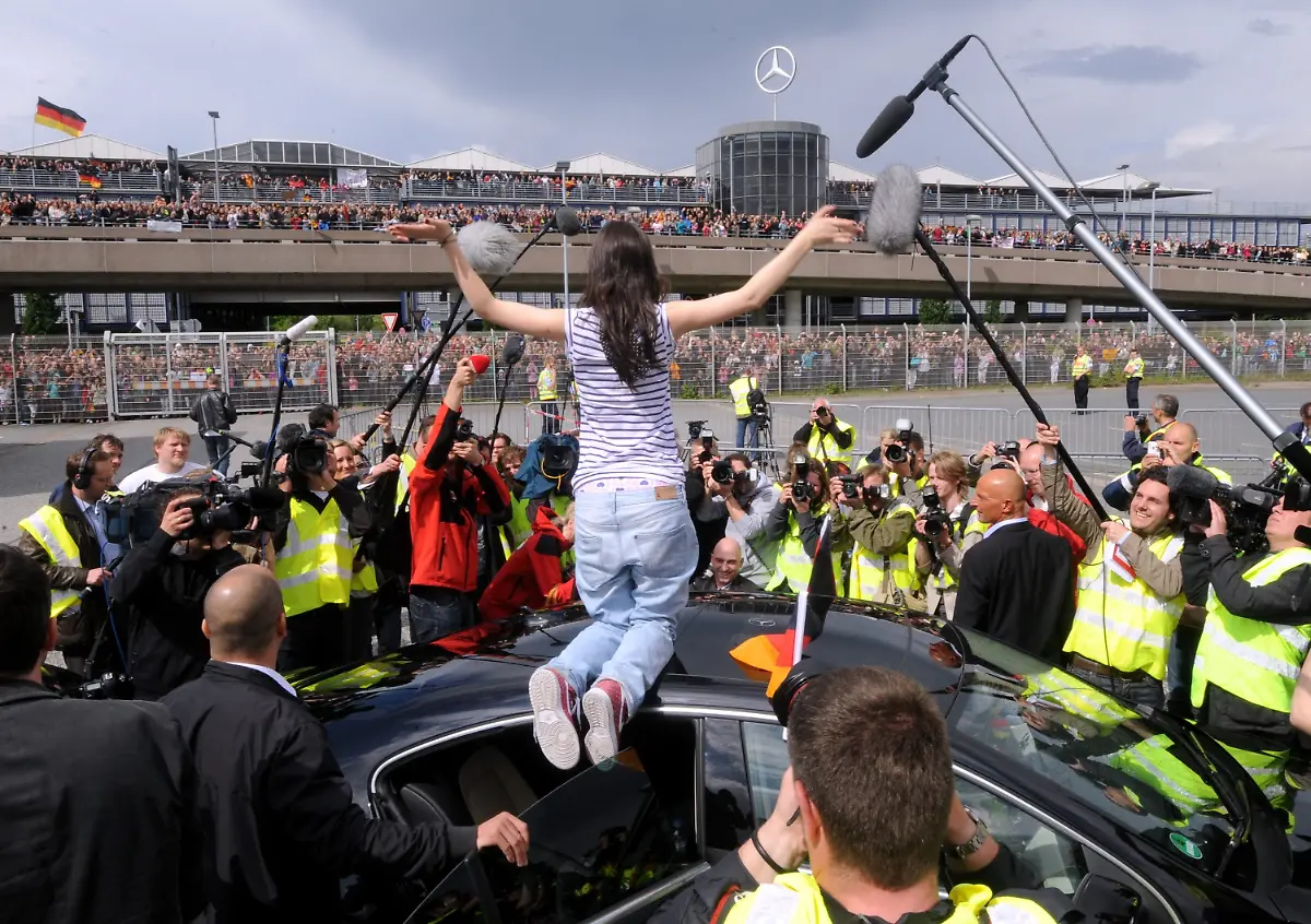 2rag2421-jpg7016405493369786802