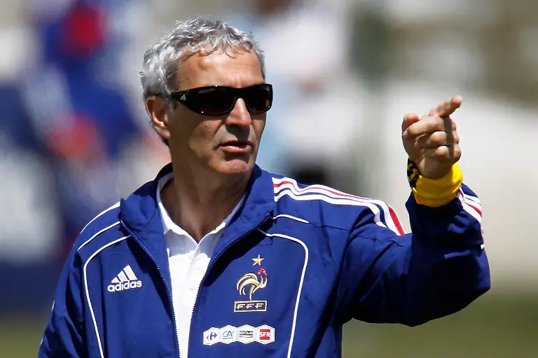 2010-05-23T123447Z-01-CHP04-RTRMDNP-3-SOCCER-WORLD-FRANCE-JPG1465411521038986403