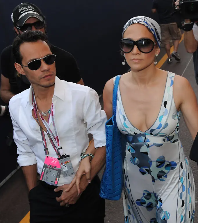 2r111749-jpg7843491027043762465